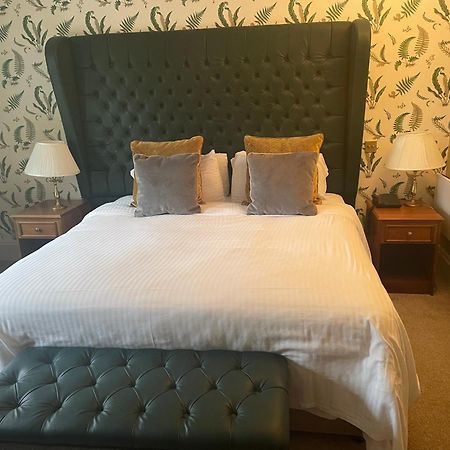 New House Country Hotel Cardiff Extérieur photo