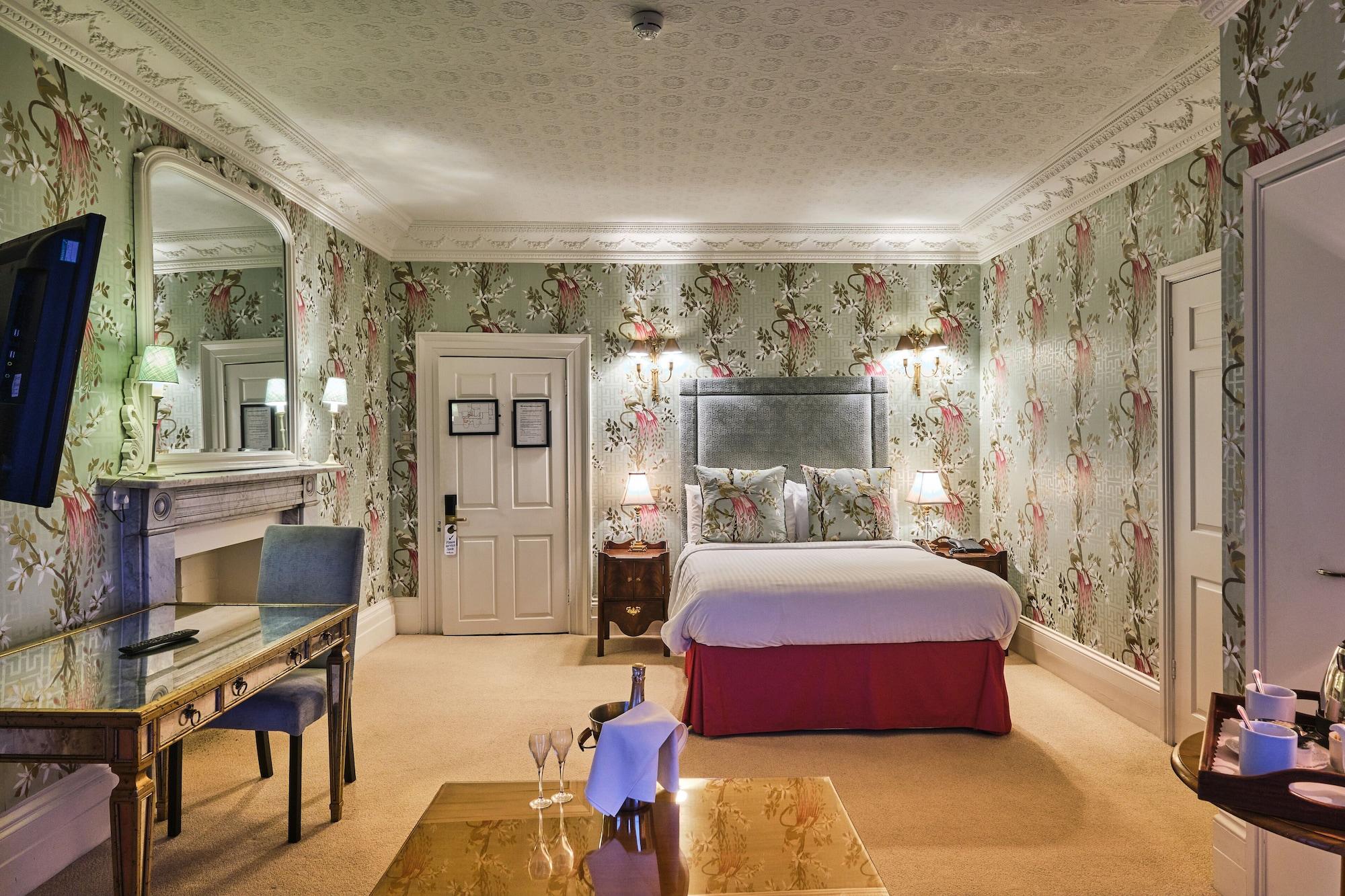 New House Country Hotel Cardiff Extérieur photo