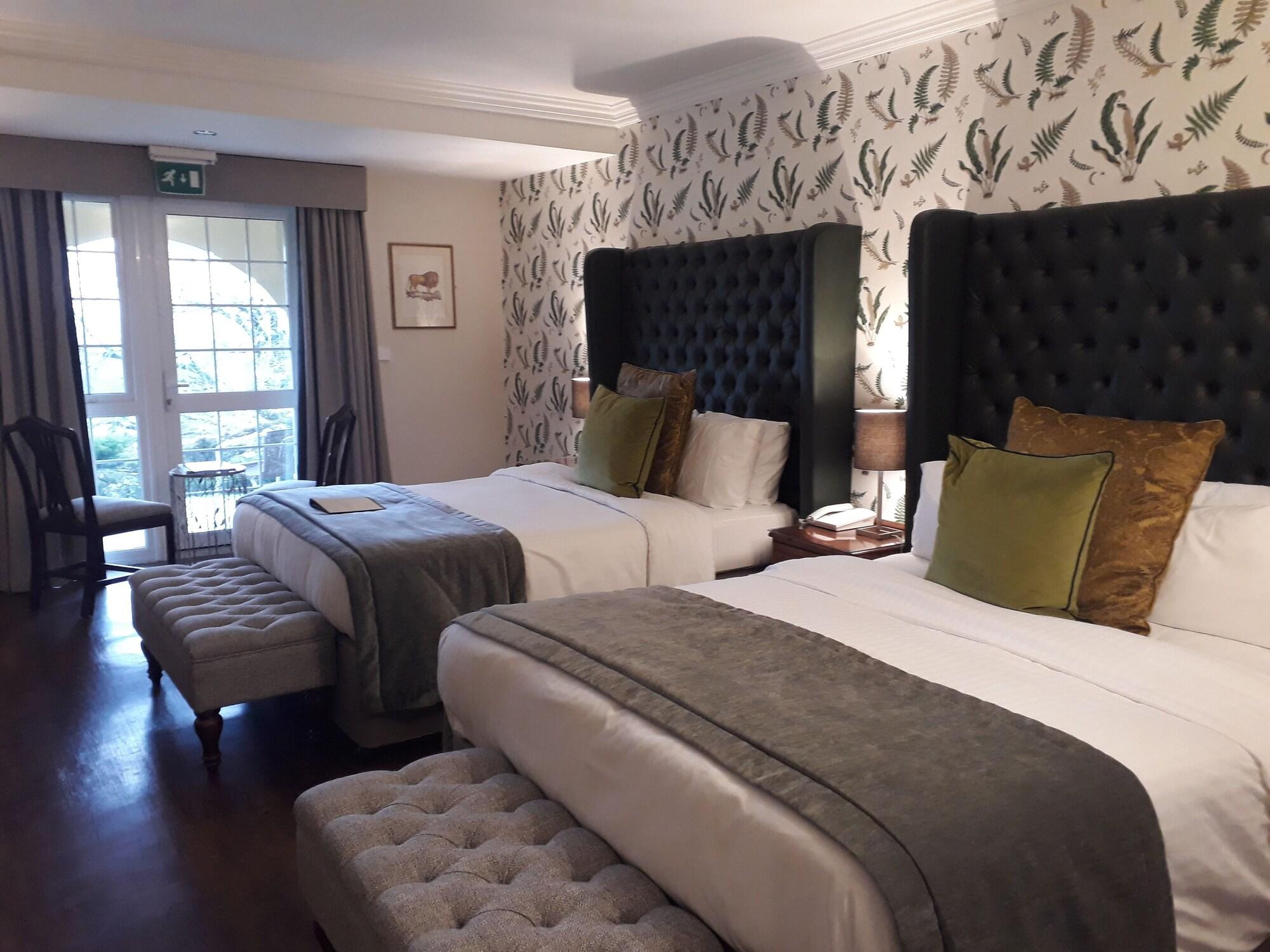 New House Country Hotel Cardiff Extérieur photo