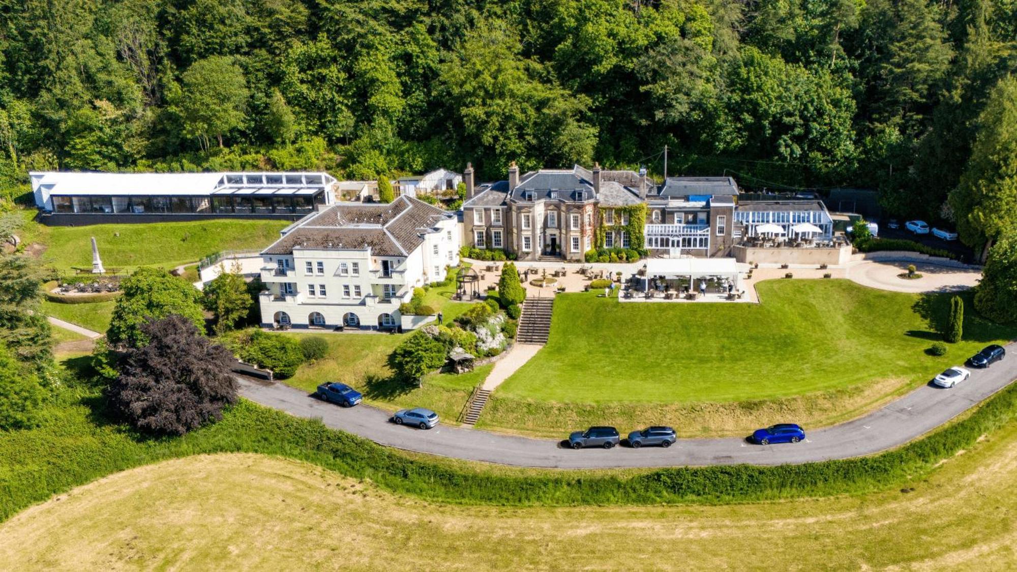 New House Country Hotel Cardiff Extérieur photo