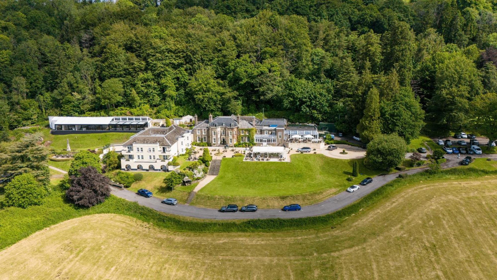 New House Country Hotel Cardiff Extérieur photo