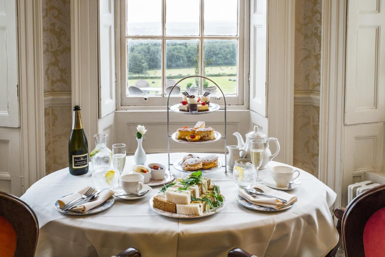 New House Country Hotel Cardiff Extérieur photo