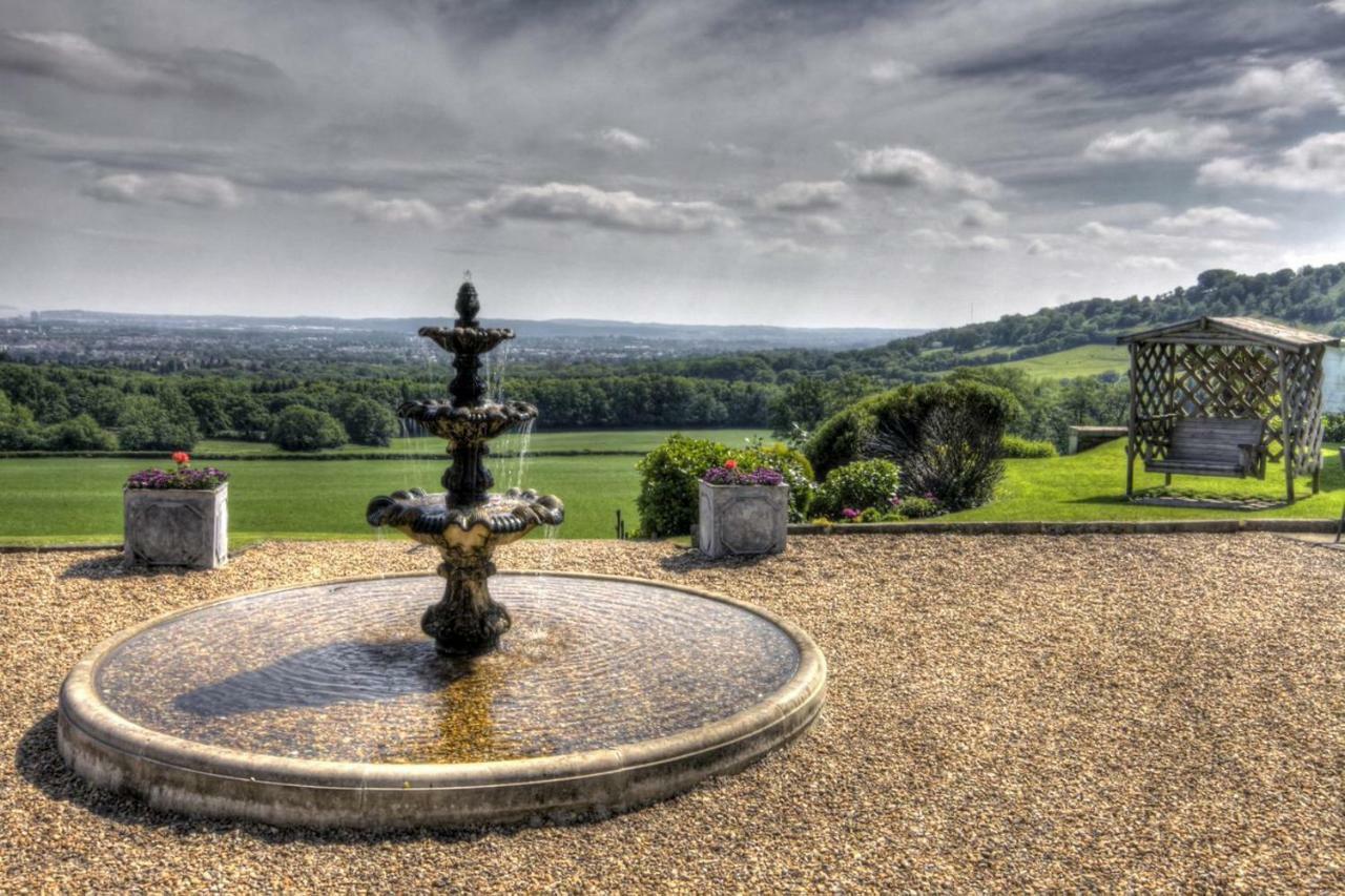 New House Country Hotel Cardiff Extérieur photo