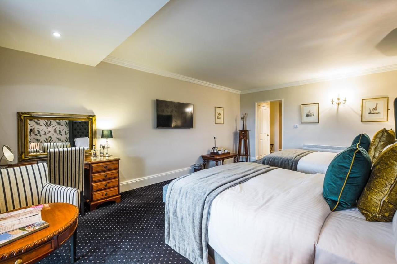 New House Country Hotel Cardiff Extérieur photo